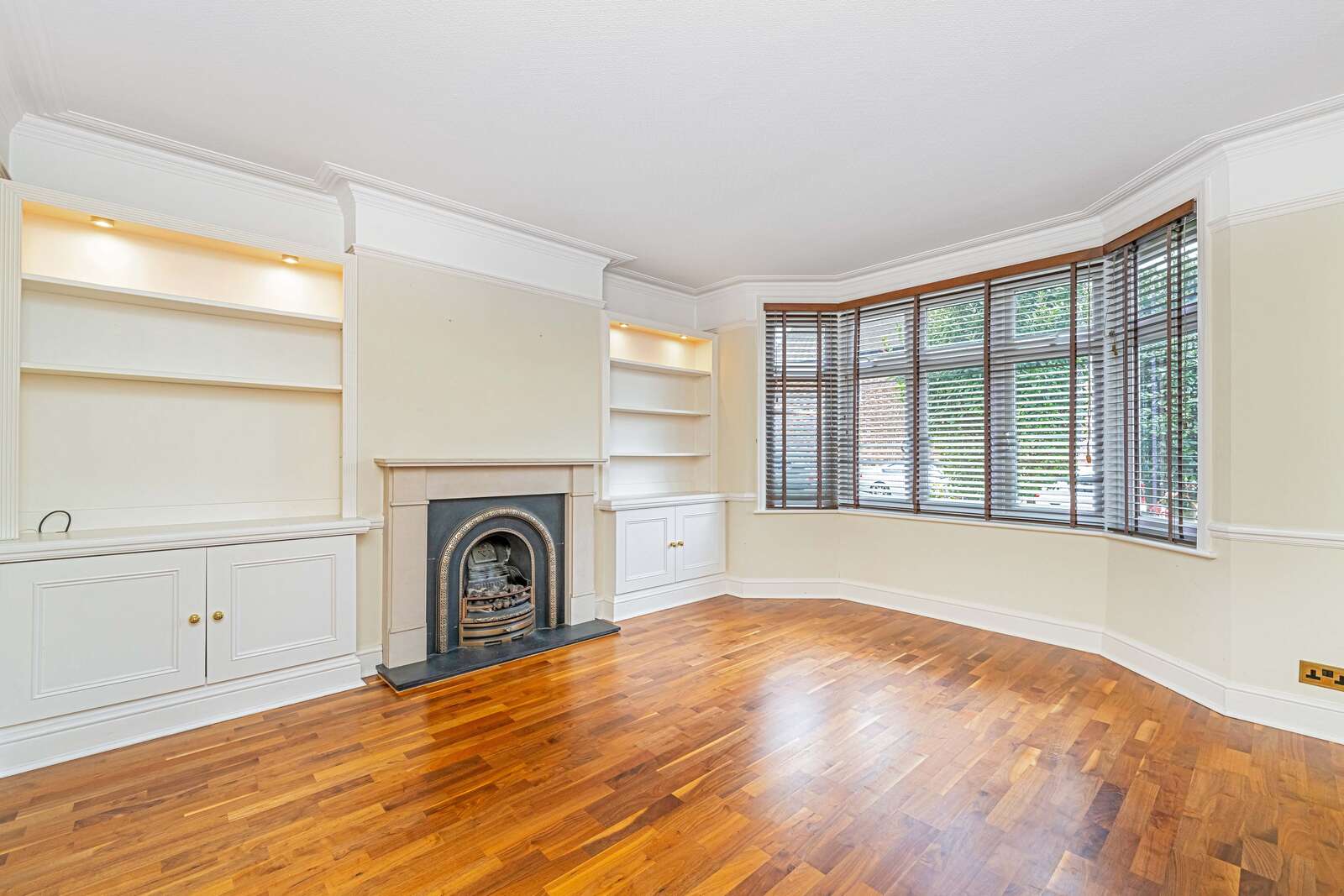 Bond Road, Surbiton, KT6