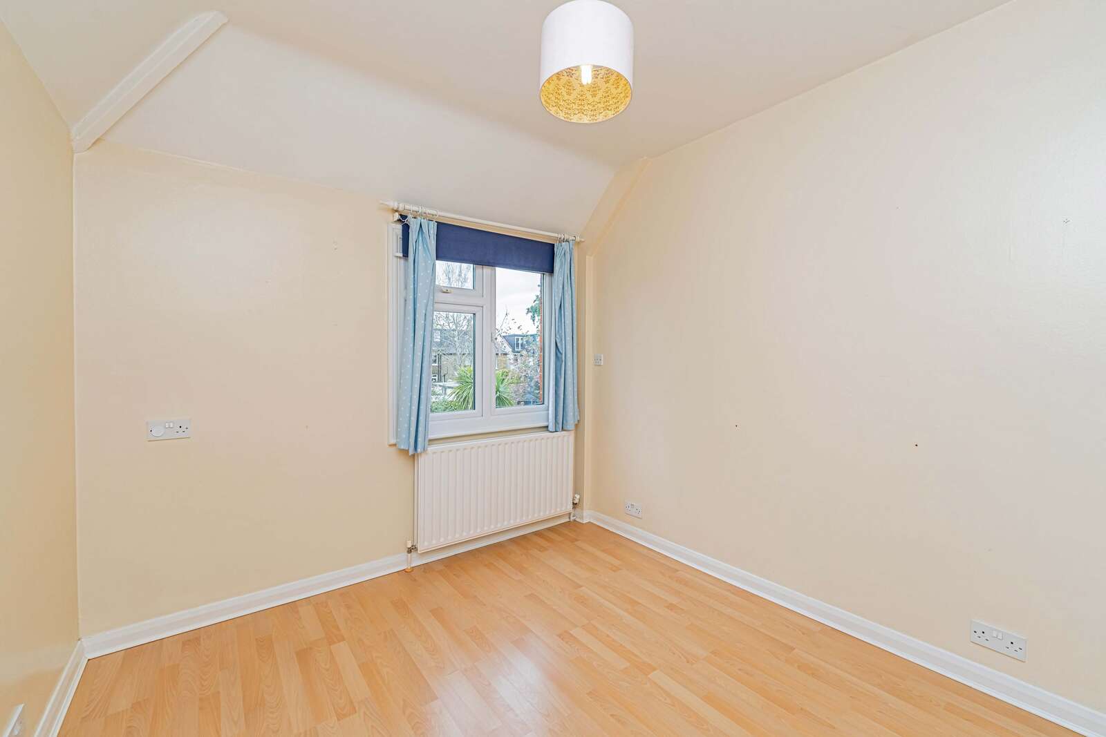 Bond Road, Surbiton, KT6